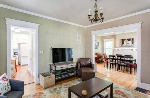 Bonnycastle House | Cozy Retreat Near Expo Center