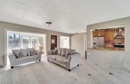 Sarasota House | Cozy Retreat pvt rm Close To Siesta Keys J3A shared home