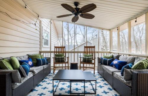 Massanutten House | Cozy Retreat - Sauna Hot Tub & Game Room in VA