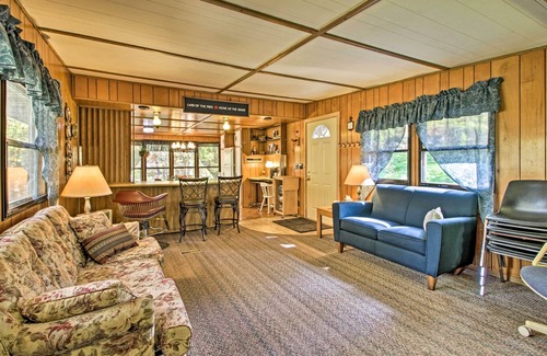 Garrison Cabin | Cozy Retreat w/Fire Pit < 1 Mi to Mille Lacs Lake