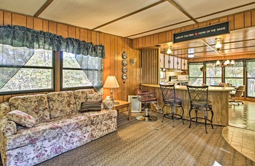 Garrison Cabin | Cozy Retreat w/Fire Pit < 1 Mi to Mille Lacs Lake