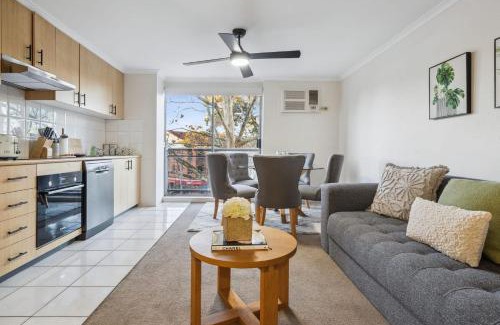 Crows Nest Apartment | Cozy Retreat with Balcony in Crows Nest
