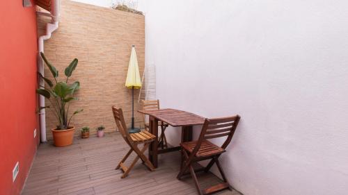 Eugaria Apartment | Cozy Retreat with Patio Near Sintra by LovelyStay
