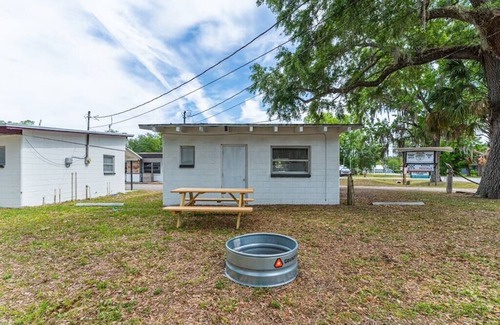 Chassahowitzka Cabin | Cozy River Cabin 3 Su