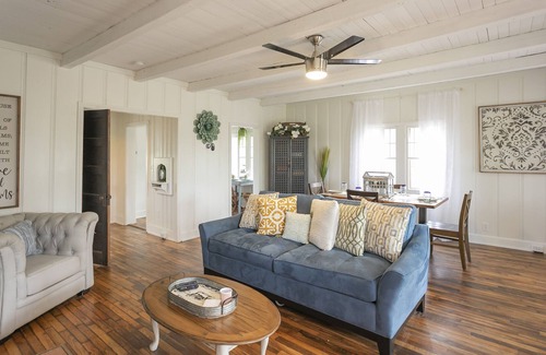 Franklin House | Cozy River Retreat w/ Private Beach within 20 minutes of the city