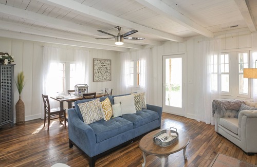 Franklin House | Cozy River Retreat w/ Private Beach within 20 minutes of the city