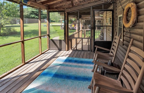 Fayetteville Cabin | Cozy, Riverfront ENTIRE Cabin
