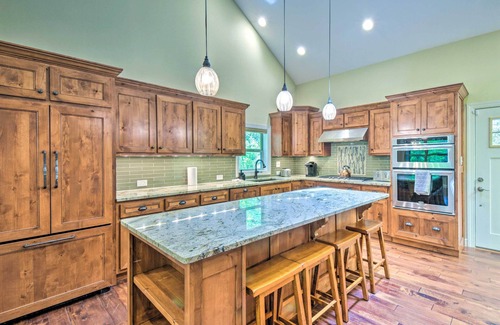 Dahlonega House | Cozy Riverside Dahlonega Home w/Kayaks + Fire Pit