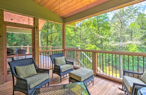 Dahlonega House | Cozy Riverside Dahlonega Home w/Kayaks + Fire Pit