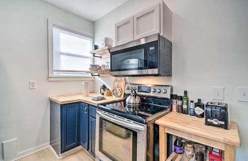 Downtown Rochester Apartment | Cozy Rochester Gem Patio, Downtown Location!