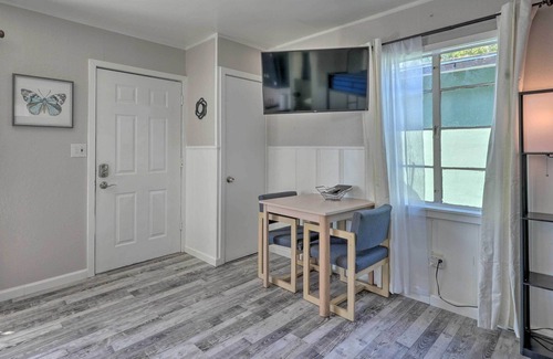 Rockaway Beach Apartment | Cozy Rockaway Beach Studio w/ River View!