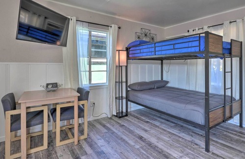 Rockaway Beach Apartment | Cozy Rockaway Beach Studio w/ River View!