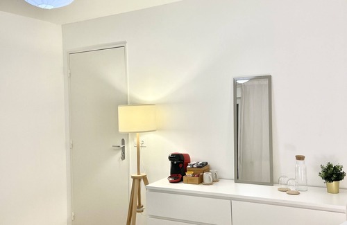 Villeneuve-la-Garenne Apartment | Cozy Romantic Private Room in Paris