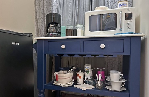 Bay St Louis Apartment | Cozy room .4 mile walk to beautiful seawall over looking the Bay of Saint Louis.