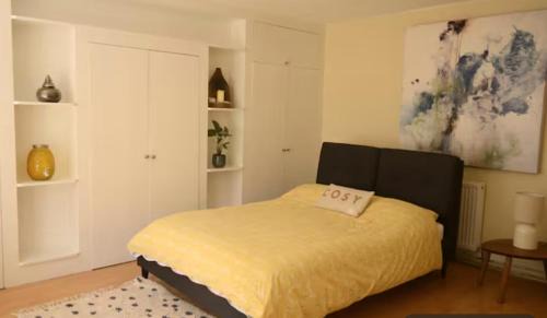 Lambeth House | Cozy room in a gorgeous Victorian house