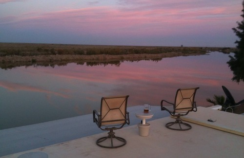Ejido Cucapah Mayor Villa | Cozy Room In Beautiful Riverfront Home, Baja Mexico