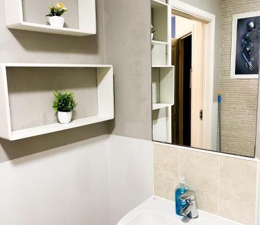Wolverhampton Apartment | Cozy Room in Wolverhampton City