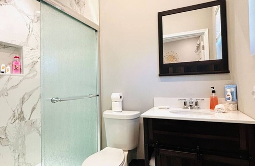 Lithonia House | Cozy Room/Queen Bed/Private Bathroom.