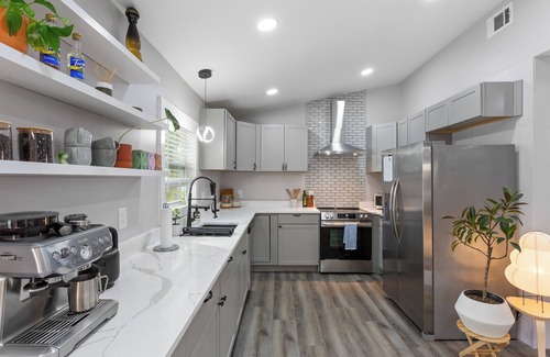 Gresham Park House | Cozy Room │ Vibrant Location │ Stylish Amenities