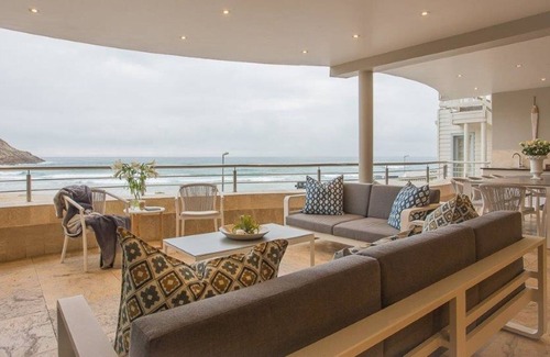 Herolds Bay House | Cozy Room With Stunning Ocean View in Herolds Bay, South Africa
