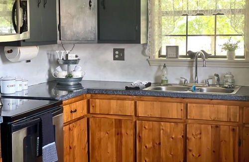 Mead House | Cozy rural home Great for a fishing trip or a visit to Choctaw Casino