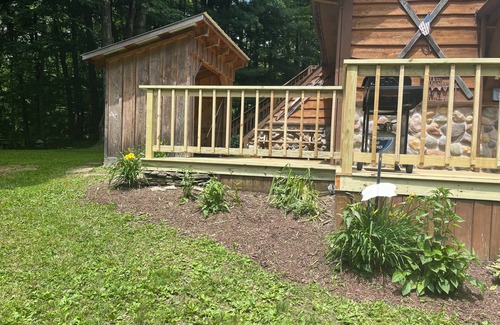 Great Valley Ski Chalet | Cozy & Rustic 3 bdr chalet w/plenty of privacy!