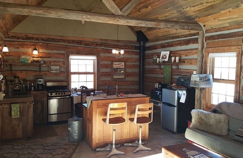 Chico Cabin | Cozy, Rustic Cabins near Chico Hot Springs & only 35 mins to YELLOWSTONE PARK!