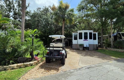 River Ranch Cottage | Cozy RV Cottage with Golf Cart at River Ranch 417