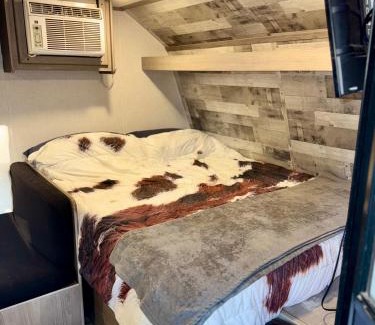 Clearlake Other | Cozy RV in Clearlake Private Gated Entry Free WiFi and Coffee Sleeps 4