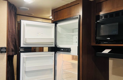 Oak Ridge House | Cozy RV in enjoyable Orlando with AC, WiFi