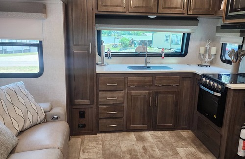 Mooresburg House | Cozy RV in Soothing Mooresburg with AC, WiFi, Beach/Boat Lake access and fishing