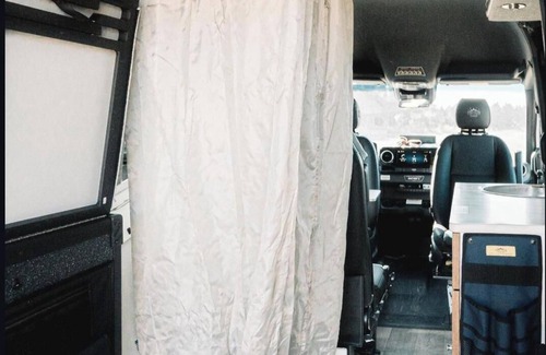 Davidson House | Cozy RV Lodging with Queen Bed, Lounge, Kitchenette, Wi-Fi, AC, Heat, Bathroom