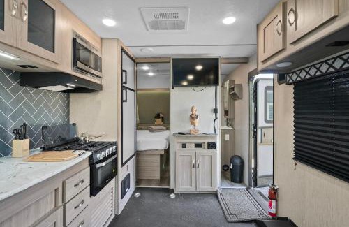 Lake Como House | Cozy Rv Retreat Fast Wi-fi & Pet-friendly