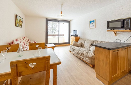 Montgellafrey Apartment | Cozy studio 29m² for 4, near slopes, south-facing balcony