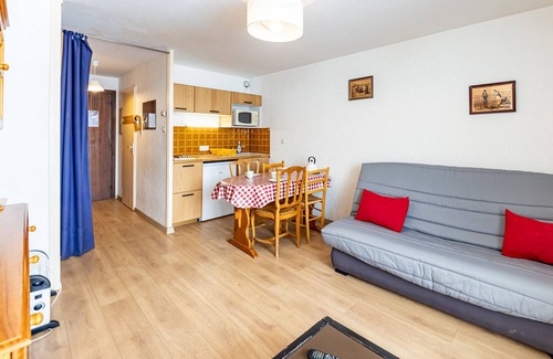 Saint-Francois-Longchamp Apartment | Cozy Studio with Mountain View, Balcony, and Ski Access in Saint-François Longchamp – Sleeps 4