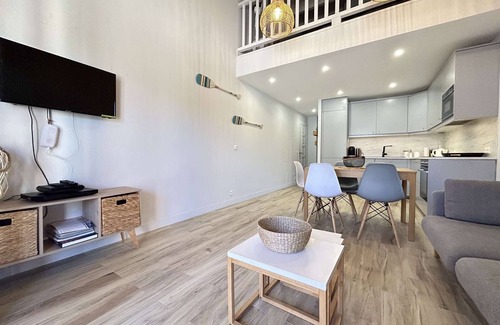La Nartelle House | Cozy Sainte-Maxime Villa: Private Pool, Terrace, 200m from Beach, Sleeps 6