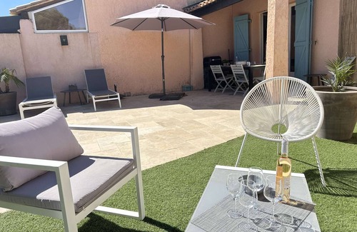 La Nartelle House | Cozy Sainte-Maxime Villa: Private Pool, Terrace, 200m from Beach, Sleeps 6