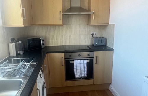 Trafford Apartment | Cozy Sale Apartment Retreat