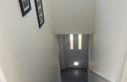 Trafford Apartment | Cozy Sale Apartment Retreat