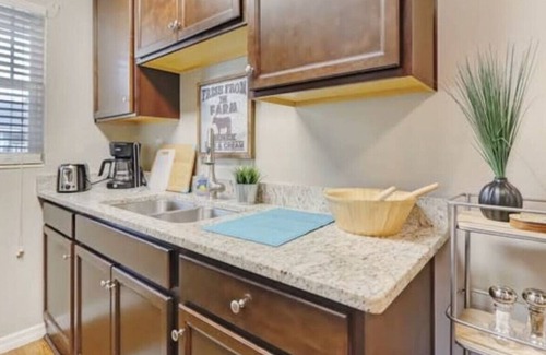 Southbank Apartment | Cozy San Marco Home Near 5 Points | Med Center