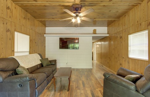 Sardis House | Cozy Sardis Vacation Rental ~ 3 Mi to Water!