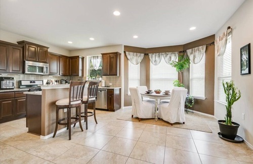 Austin House | Cozy SE Austin gem — near downtown, perfect for work, business, or family fun!