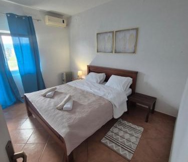 Tomicici Apartment | Cozy Sea View-Steps from Porto