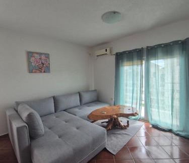Tomicici Apartment | Cozy Sea View-Steps from Porto
