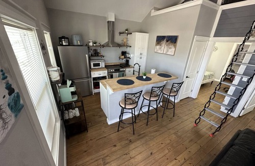 Gilchrist Cottage | Cozy Seaside Cottage Escape