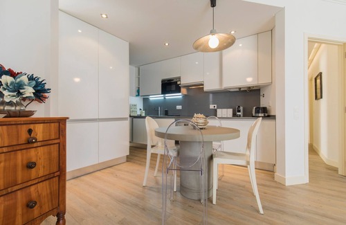 Parede Apartment | Cozy Seaview Apartment
