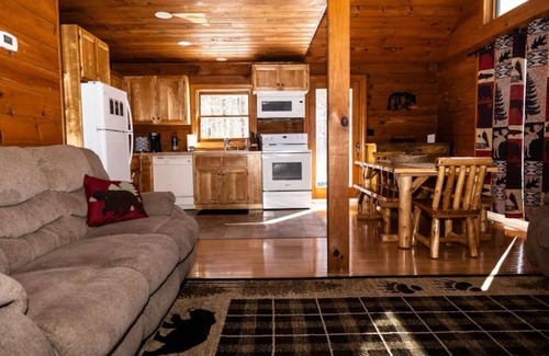 Bodines Cabin | Cozy Secluded 3 BR Log Cabin with Hot Tub and Wood Burning Fireplace!