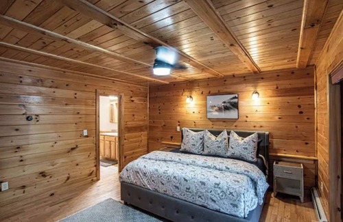 Jay Cabin | Cozy Secluded Lodge ~ Hottub/Pool/Sauna/Gameroom