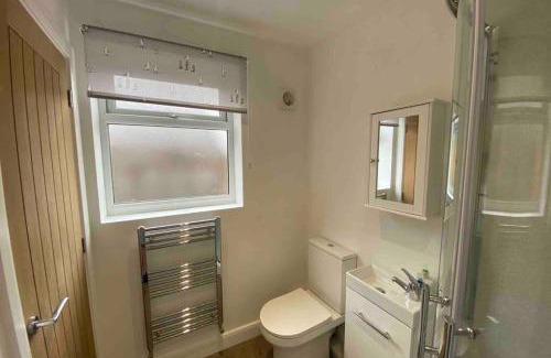 Swadlincote Apartment | Cozy Self-Contained Suite with Own Entrance