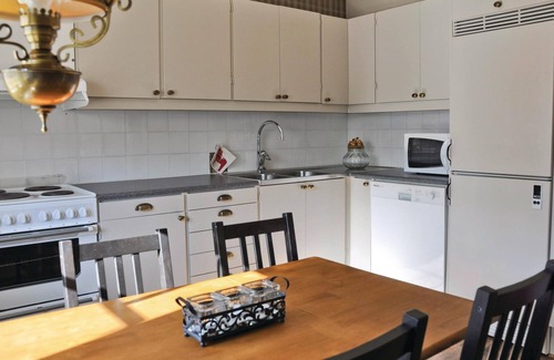 Svanskog House | Cozy semi-detached house in established cottage area.